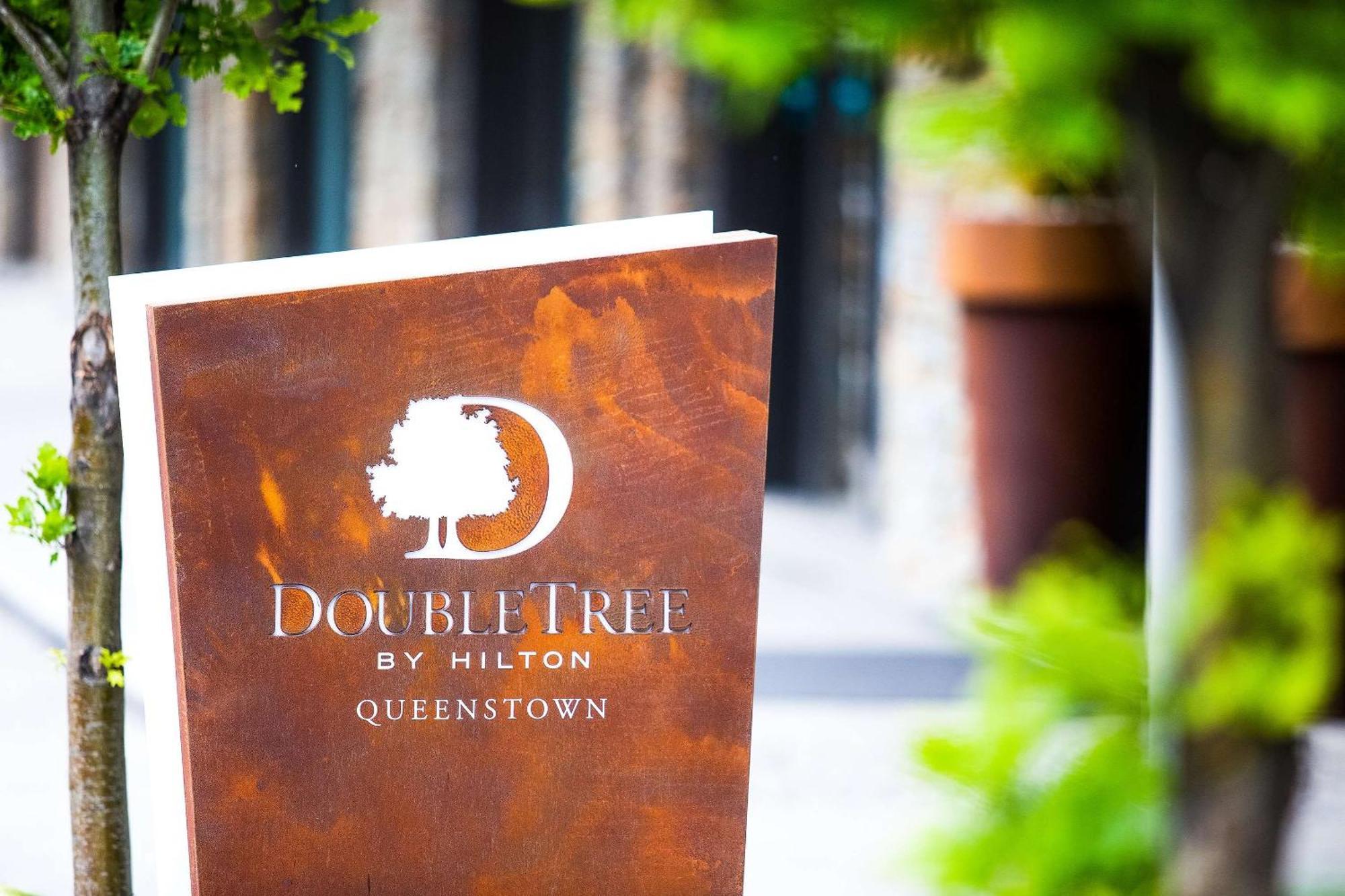 Doubletree By Hilton Queenstown Exterior photo
