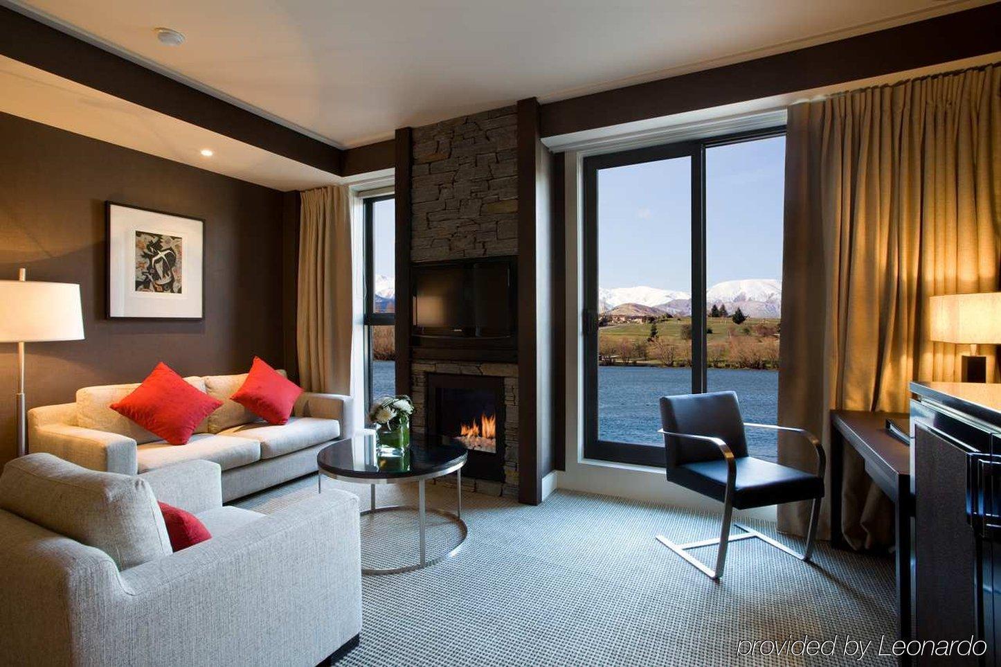 Doubletree By Hilton Queenstown Exterior photo