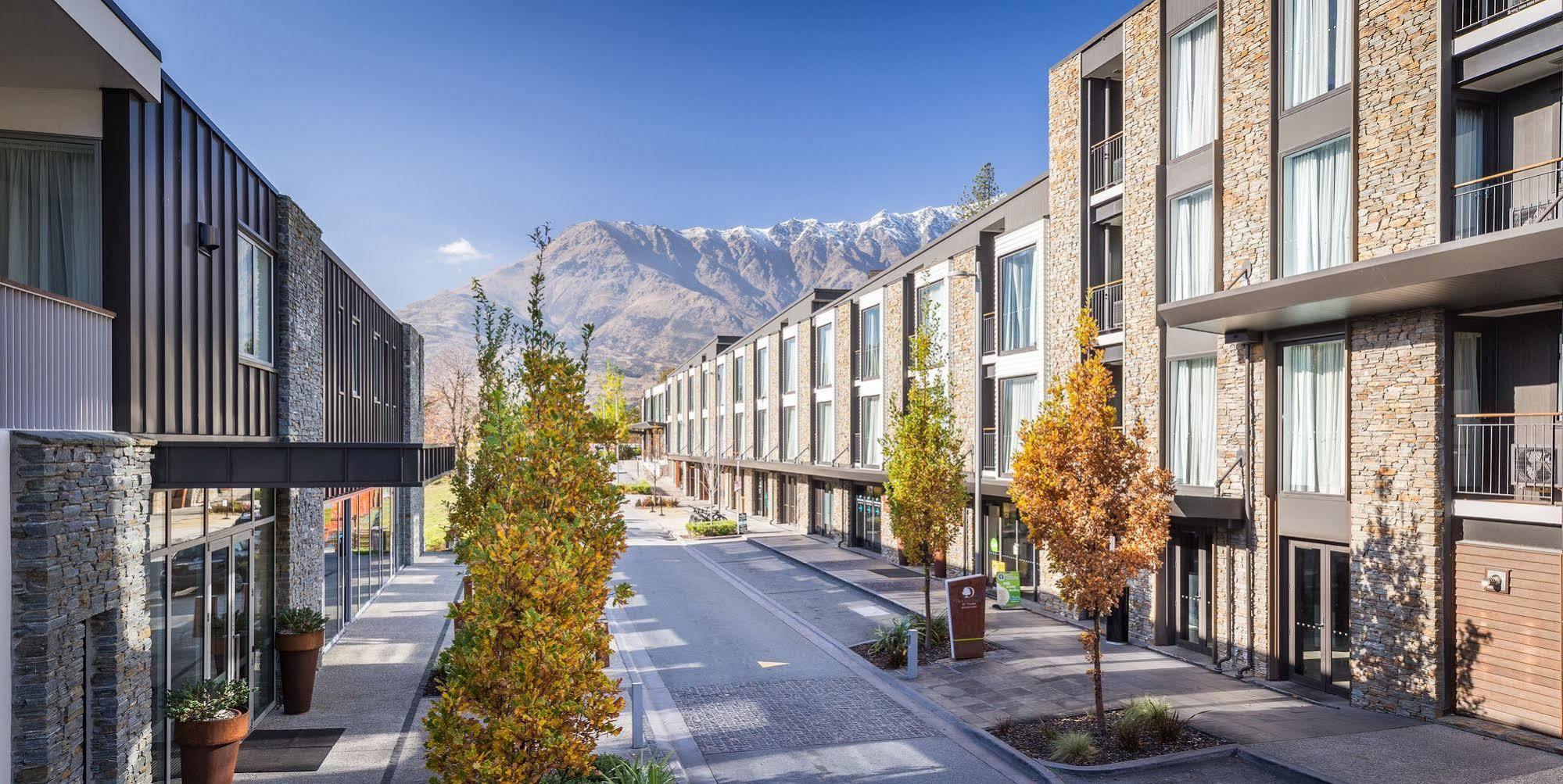 Doubletree By Hilton Queenstown Exterior photo
